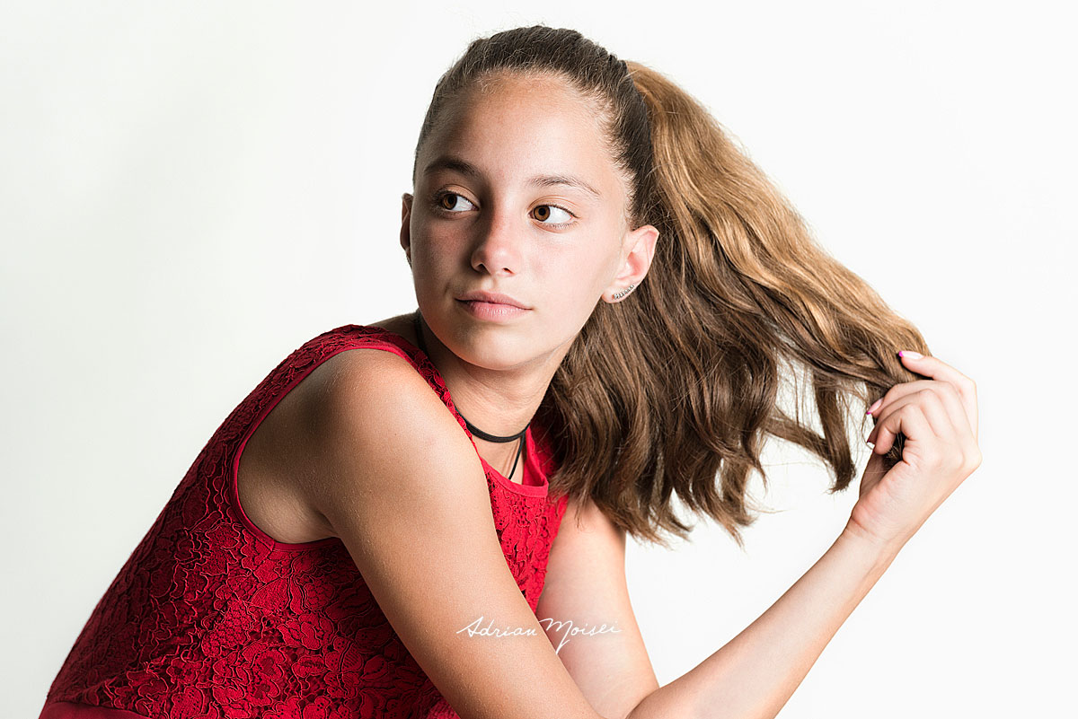 Portret realizat in studio de Adrian Moisei, fotograf profesionist Iasi