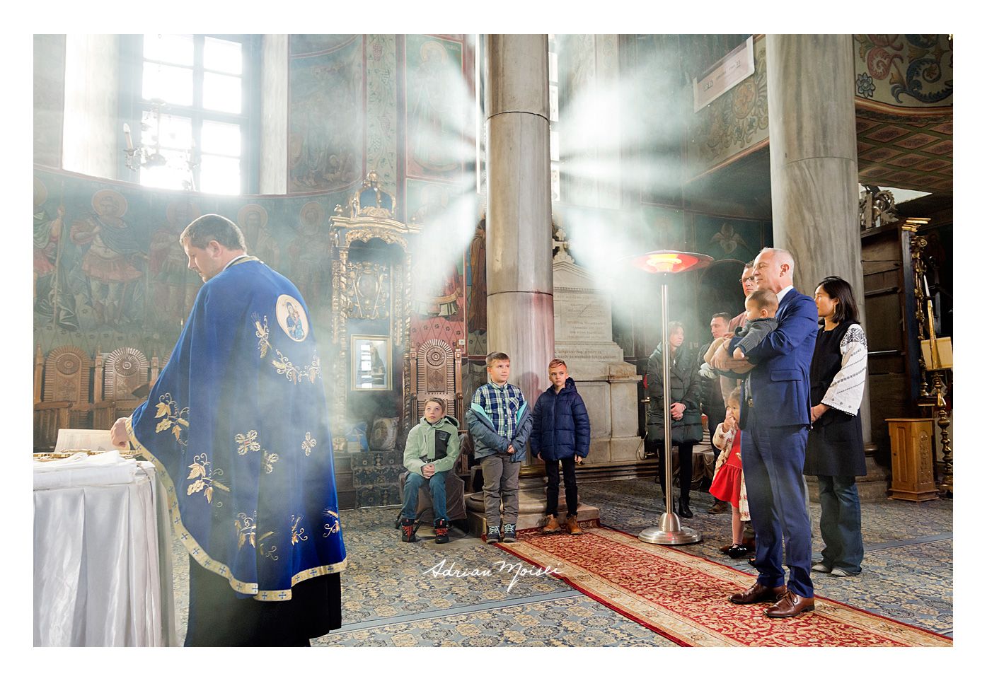 Fotografie de botez Iași la biserica Bărboi, de Adrian Moisei
