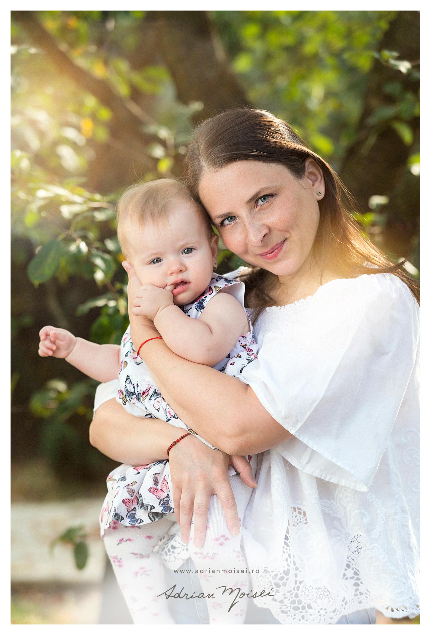 Fotografie de bebelusi copii si familie in Iasi, Adrian Moisei fotograf