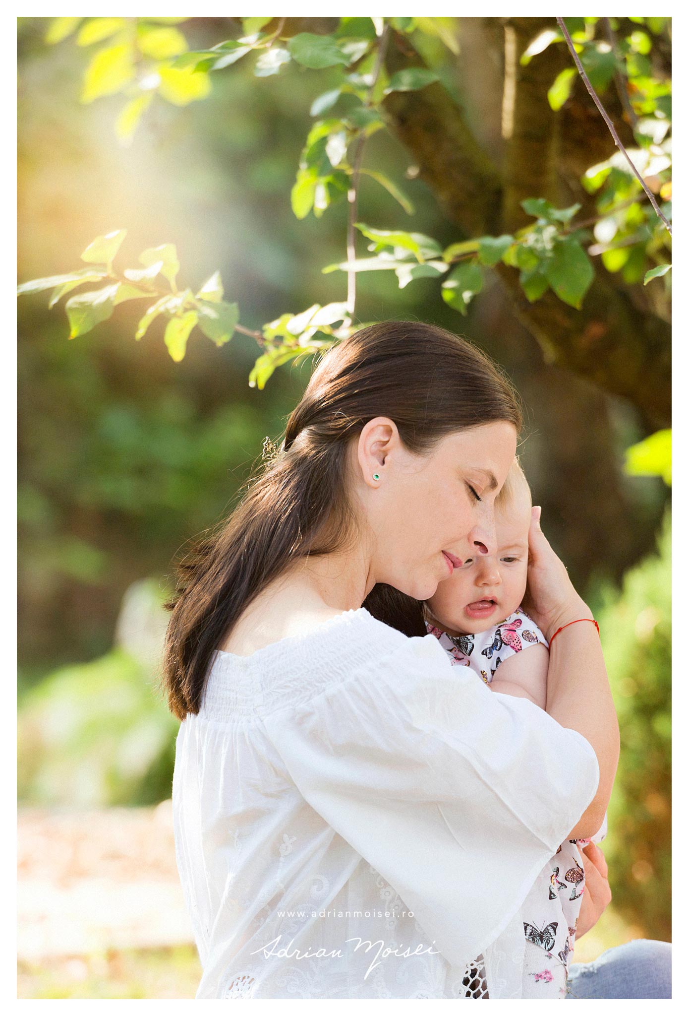 Fotografie de bebelusi copii si familie in Iasi, Adrian Moisei fotograf