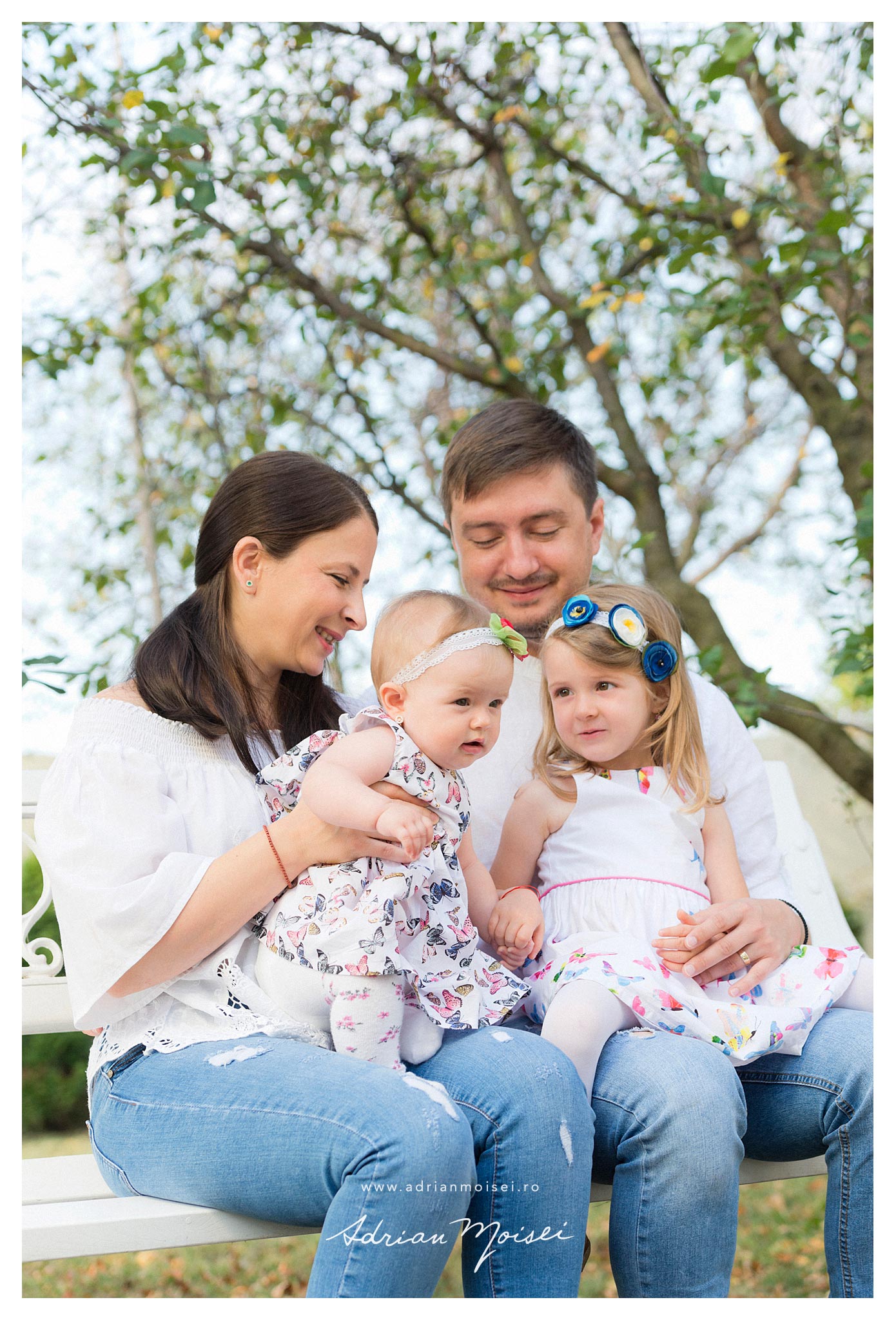 Fotografie de bebelusi copii si familie in Iasi, Adrian Moisei fotograf