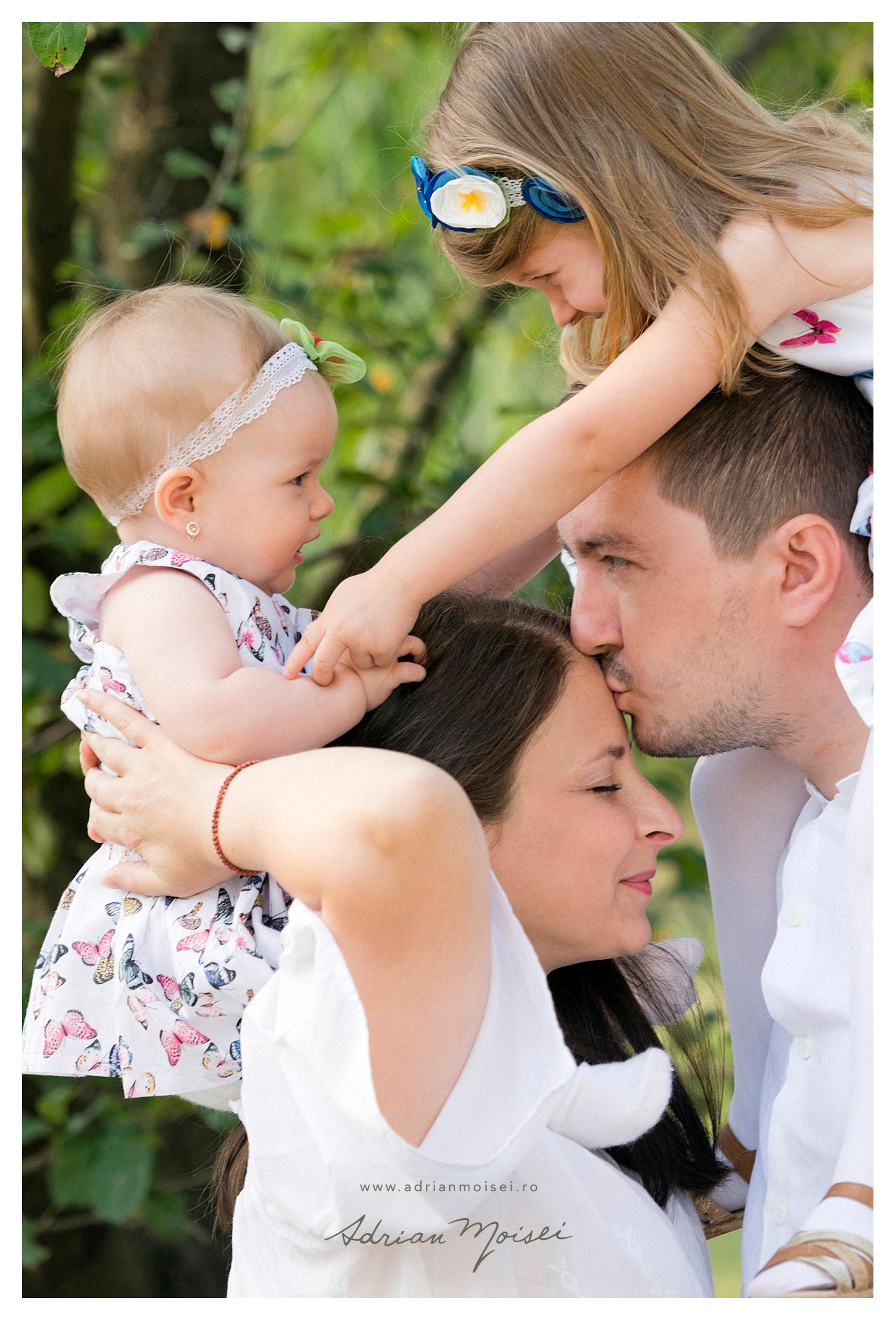 Fotografie de bebelusi copii si familie in Iasi, Adrian Moisei fotograf
