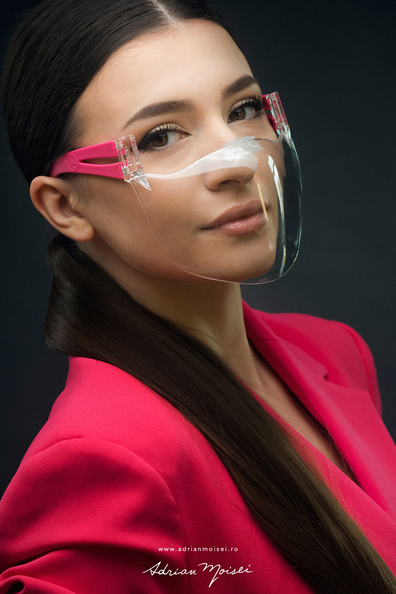 Allegra mask med masca transparenta de protectie foto video produs Iasi filmmaker Iasi studio reclama Adrian Moisei