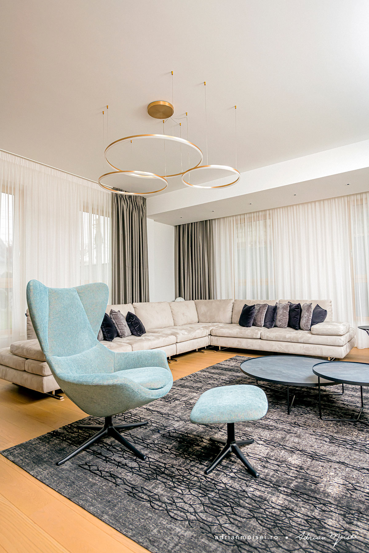 Fotograf arhitectura Iasi pentru Rovere Mobili, cel mai mare furnizor de mobila italiana din Romania. Studio foto video Iasi, Adrian Moisei