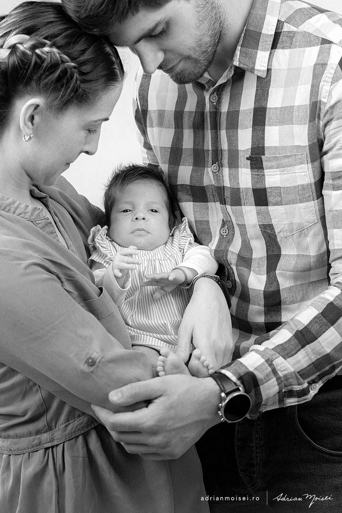Fotograf bebelusi copii si familie in Iasi, studio foto Iasi, Adrian Moisei