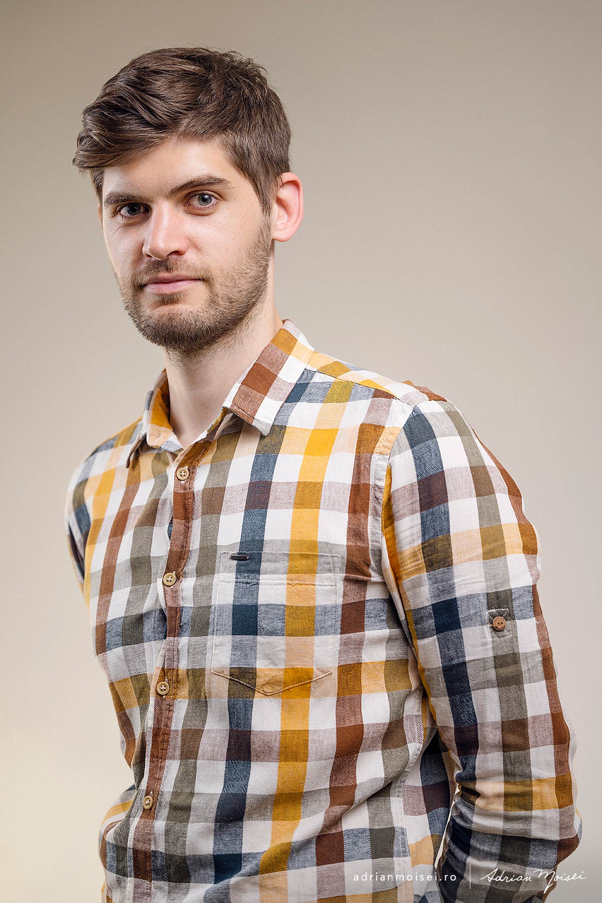 Fotograf bebelusi copii si familie in Iasi, studio foto Iasi, Adrian Moisei