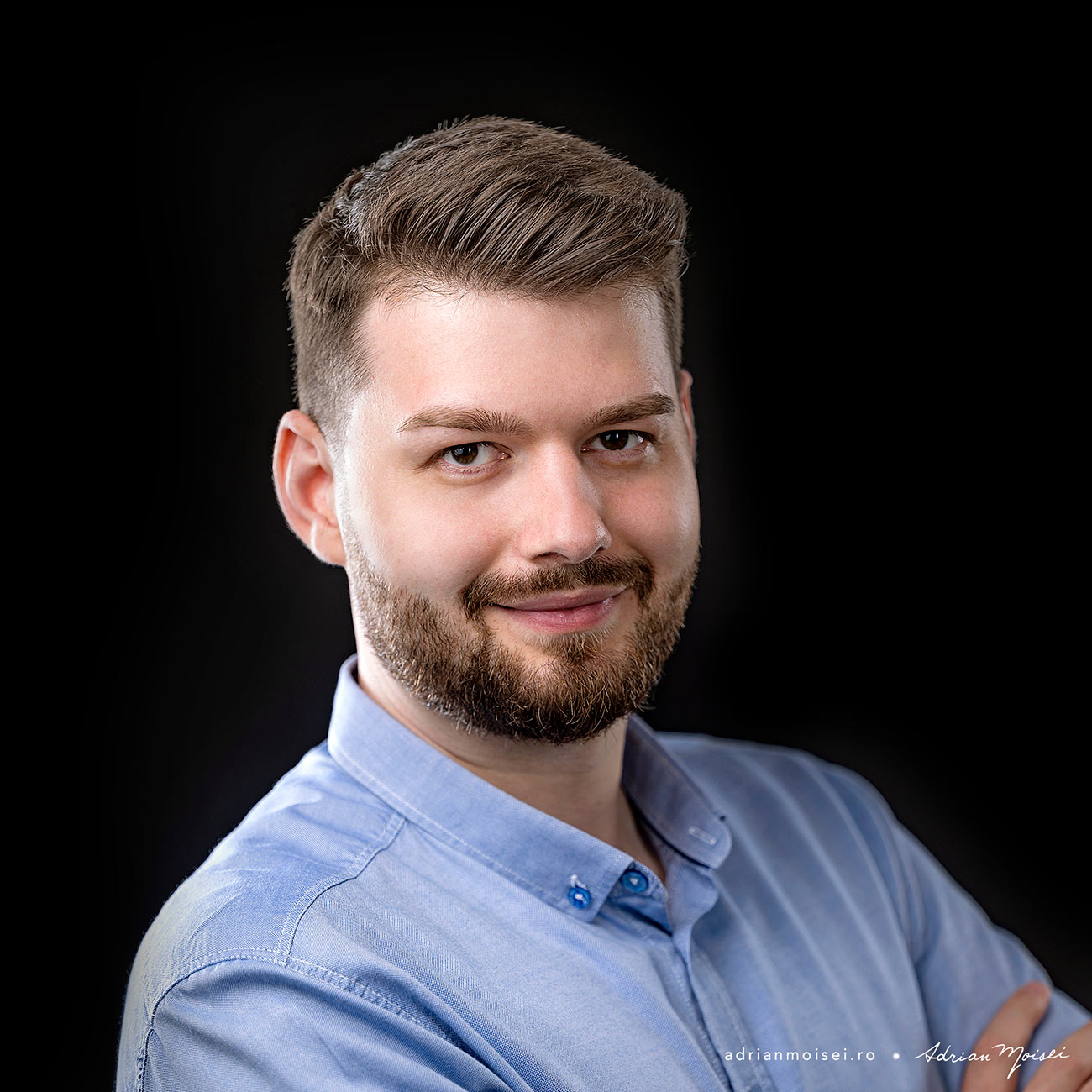 Profile photos for skilled freelancer in mobile solutions for iOS and Android - studio foto video in Iasi - fotograf Iasi Adrian Moisei
