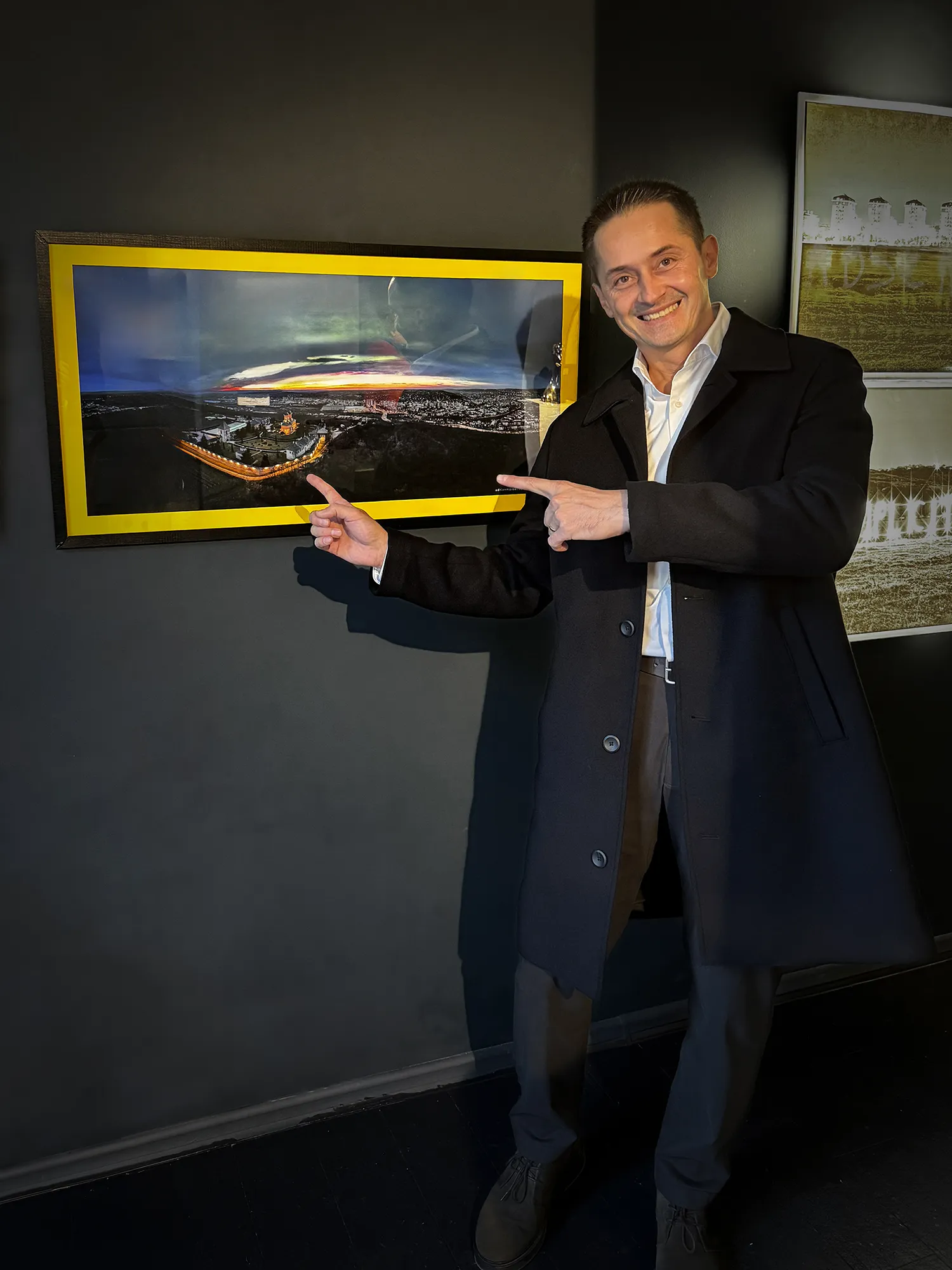 Lucrarea „Frecvența percepției” semnată de Adrian Moisei, expusă la Artis 2025, Galeria Studio 7-9, Iași